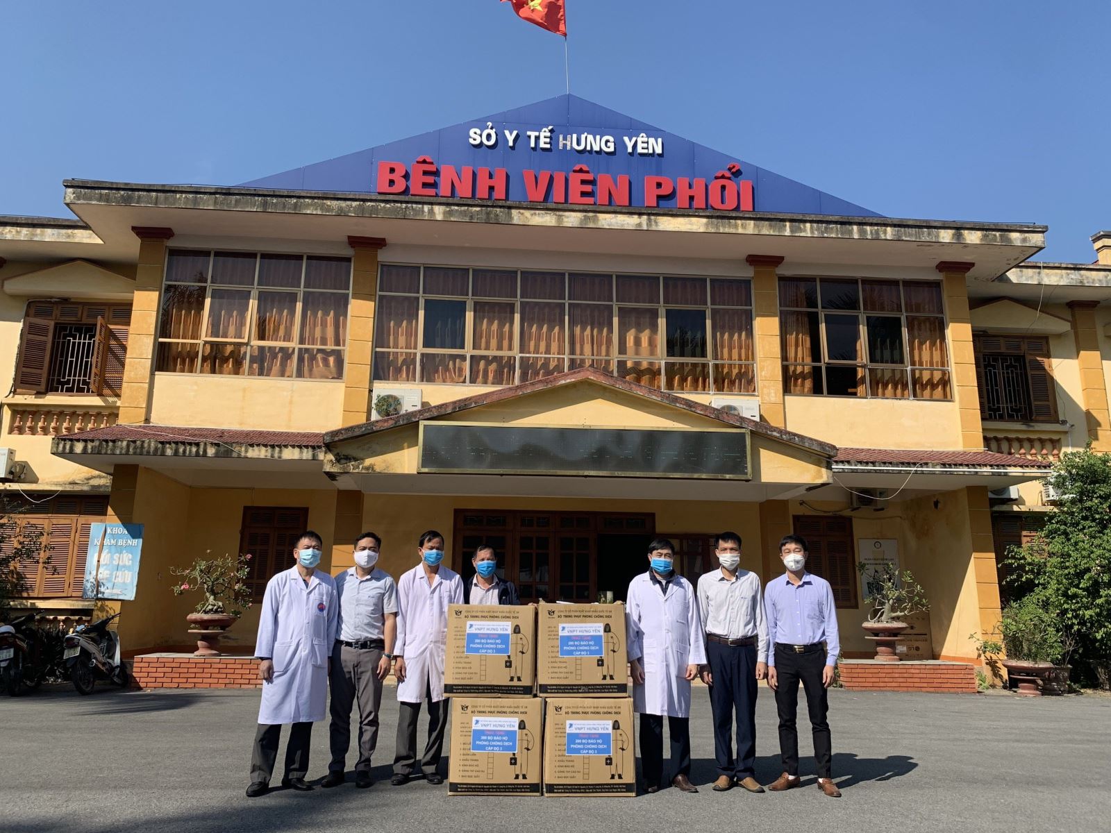 VNPT Hưng Yên ủng hộ trang thiết bị phòng chống dịch cho tuyến đầu