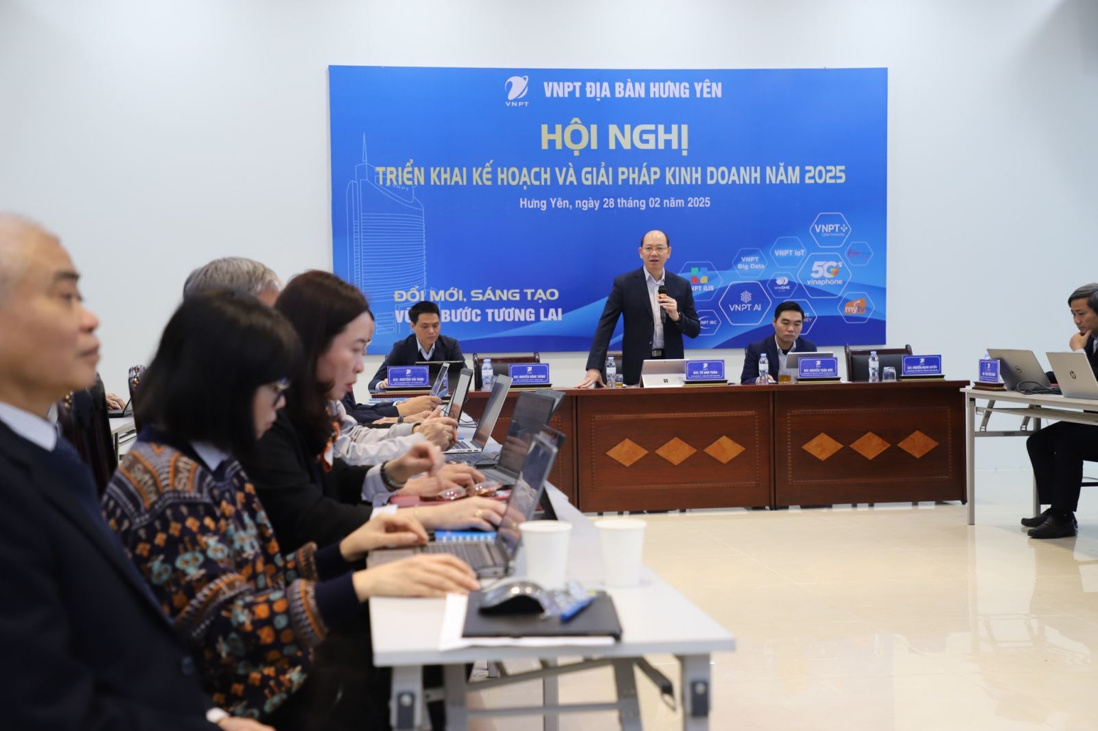 VNPT HƯNG YÊN: HỘI NGHỊ TRIỂN KHAI KẾ HOẠCH VÀ GIẢI PHÁP KINH DOANH NĂM 2025 