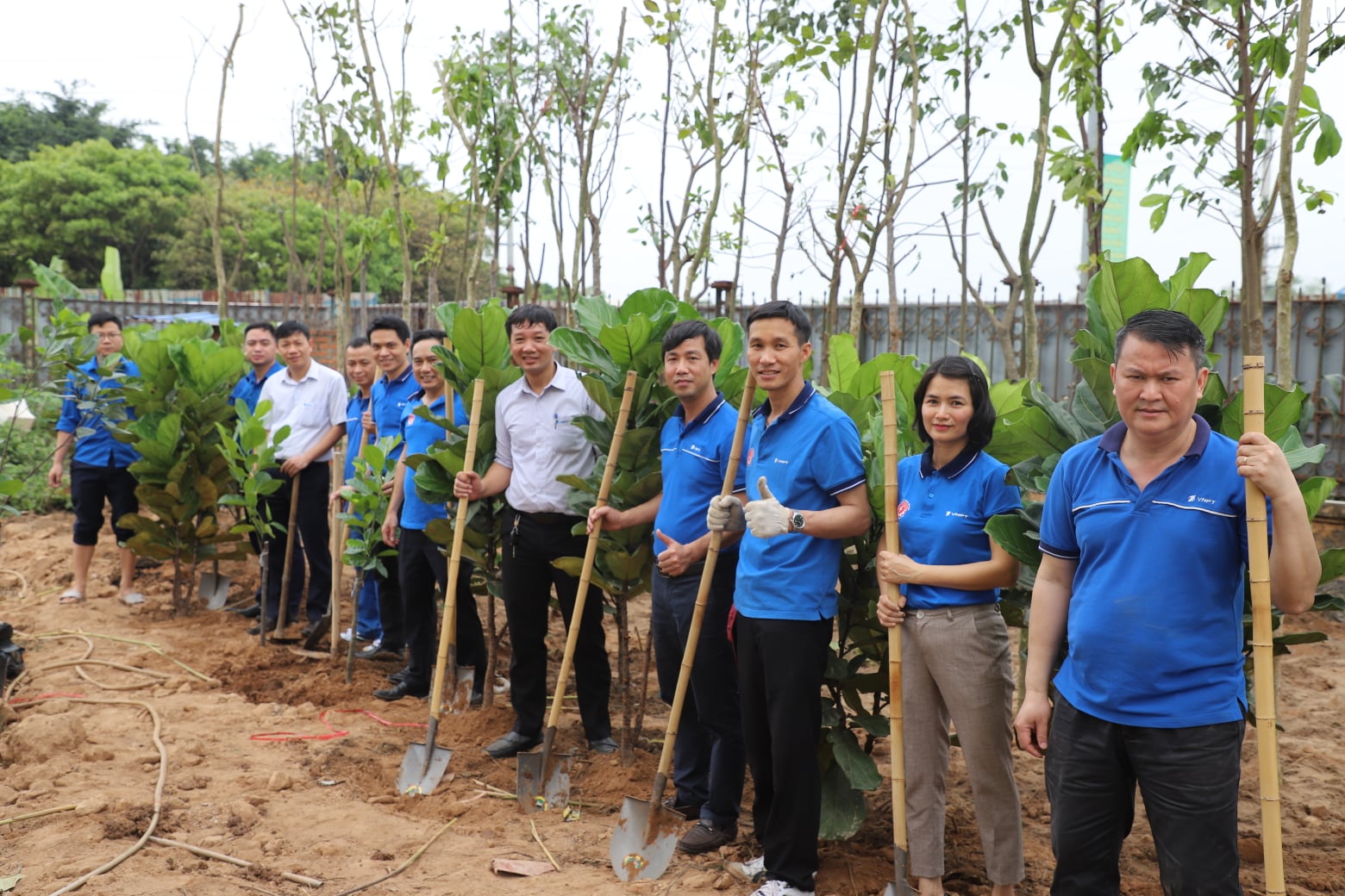 VNPT Hưng Yên sôi nổi hưởng ứng “Tết trồng cây” xuân Tân Sửu 2021